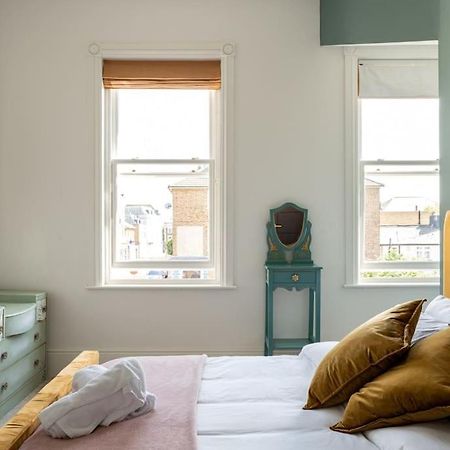 Stylish Beachfront Apartment, Sweeping Ocean Views And Luxury Touches Herne Bay Kültér fotó