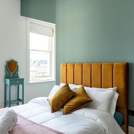 Stylish Beachfront Apartment, Sweeping Ocean Views And Luxury Touches Herne Bay Kültér fotó