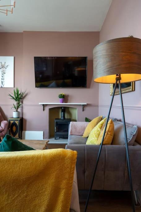 Stylish Beachfront Apartment, Sweeping Ocean Views And Luxury Touches Herne Bay Kültér fotó