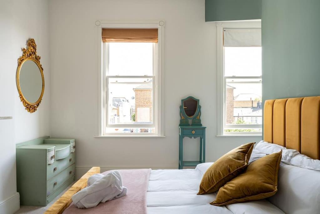 Stylish Beachfront Apartment, Sweeping Ocean Views And Luxury Touches Herne Bay Kültér fotó