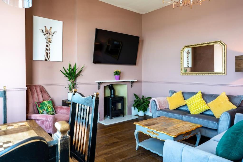 Stylish Beachfront Apartment, Sweeping Ocean Views And Luxury Touches Herne Bay Kültér fotó