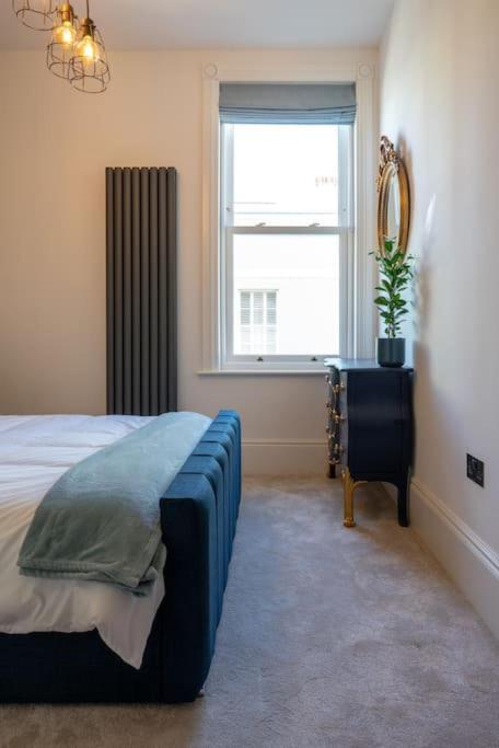 Stylish Beachfront Apartment, Sweeping Ocean Views And Luxury Touches Herne Bay Kültér fotó