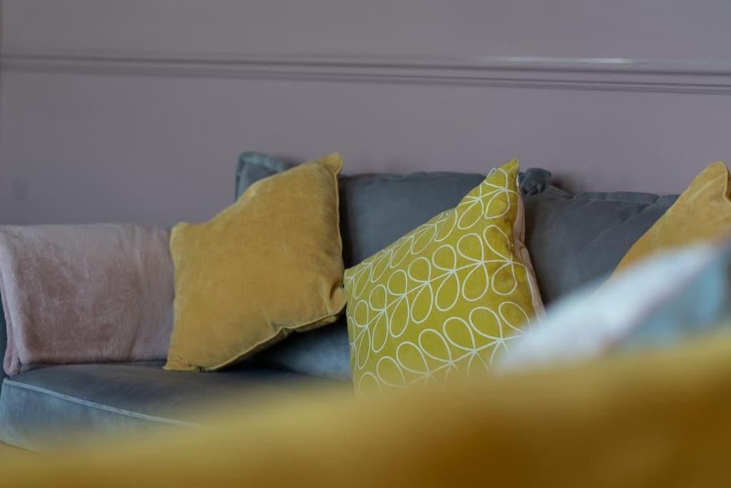 Stylish Beachfront Apartment, Sweeping Ocean Views And Luxury Touches Herne Bay Kültér fotó