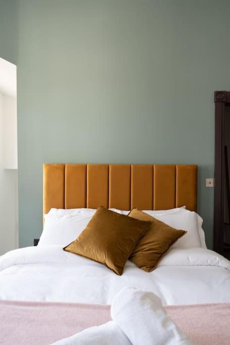 Stylish Beachfront Apartment, Sweeping Ocean Views And Luxury Touches Herne Bay Kültér fotó